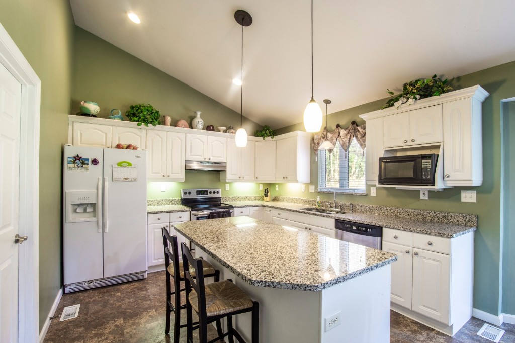Kitchen with Island